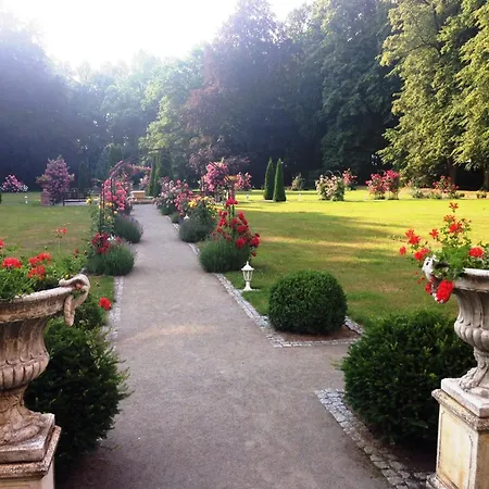 Zamek Jemniste Apartment Postupice