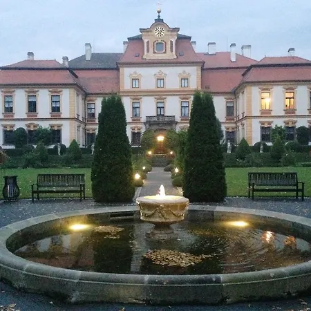 Zámek Jemniště
