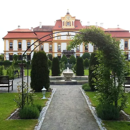 Apartment Zamek Jemniste Postupice