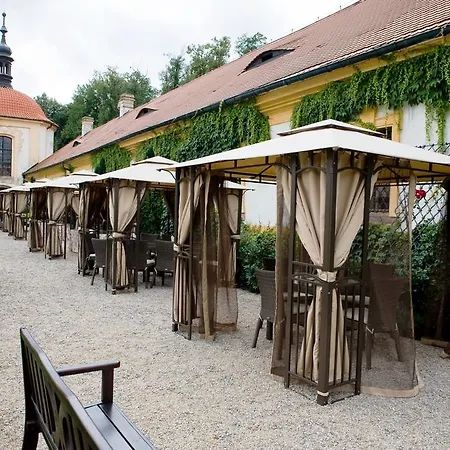 Apartment Zamek Jemniste Postupice