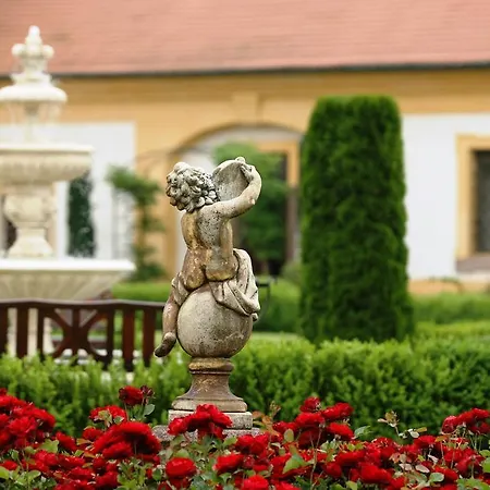 Apartment Zamek Jemniste Postupice